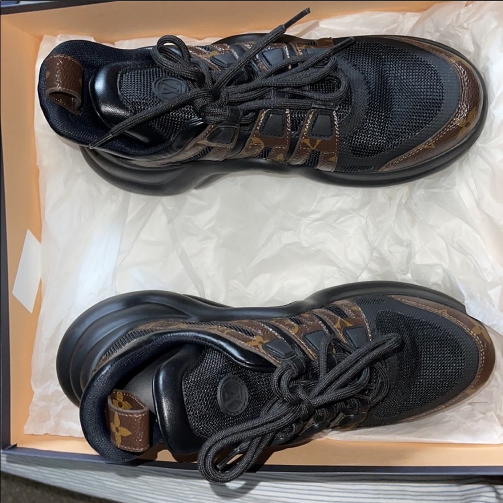 SIZE 39 Birthday shoes only wore once. - Picture 3 of 3